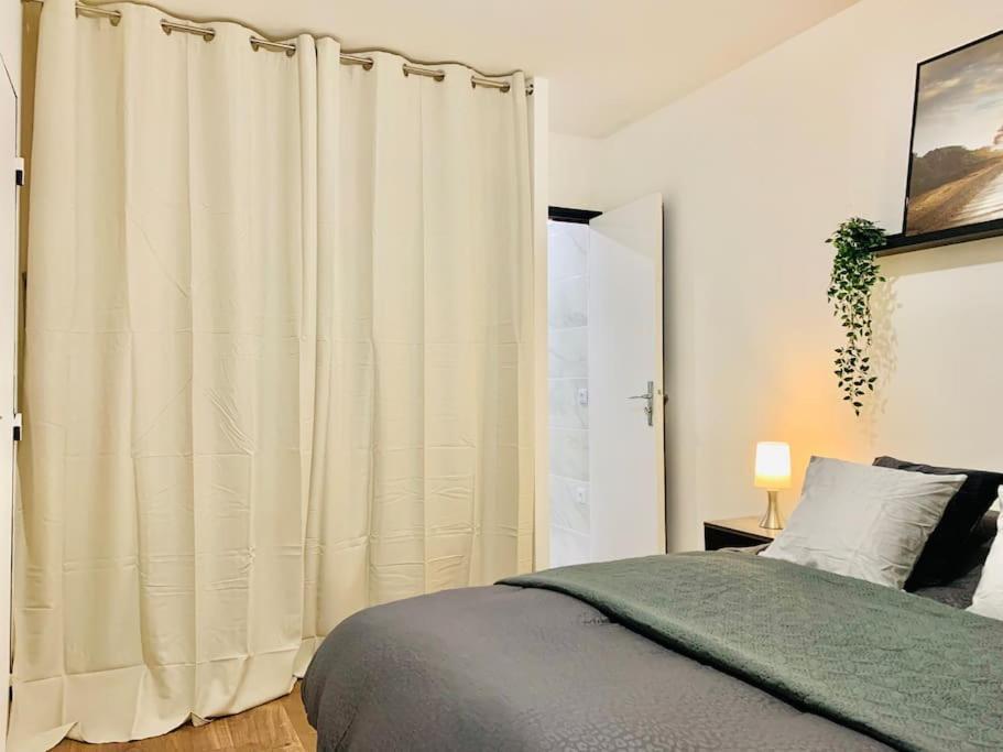 Appartement T2 Ideal Pour Familles Ou Sejour D Affaire Argenteuil Bagian luar foto
